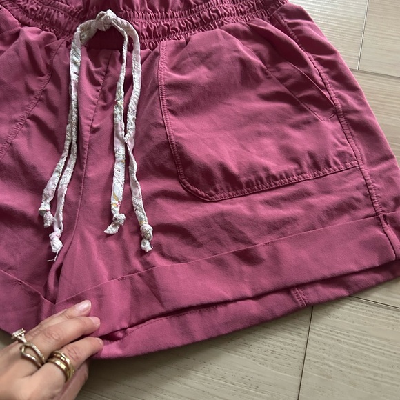 Women's Zella Pink Casual Shorts size m - Picture 2 of 4